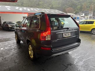 2010 Volvo XC90 - Thumbnail