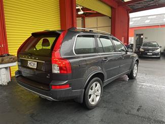 2010 Volvo XC90 - Thumbnail