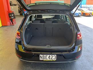 2020 Volkswagen Golf - Thumbnail