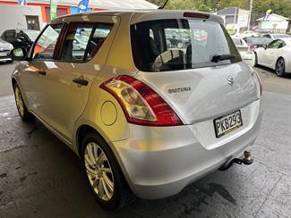 2013 Suzuki Swift - Thumbnail