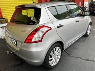 2013 Suzuki Swift - Thumbnail