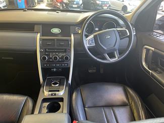 2018 Land Rover Discovery - Thumbnail