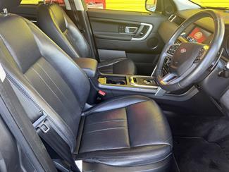 2018 Land Rover Discovery - Thumbnail