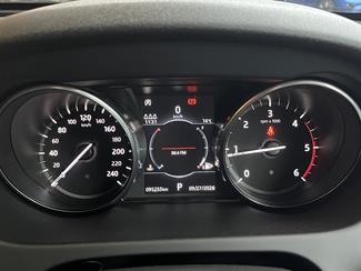 2018 Land Rover Discovery - Thumbnail