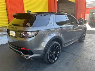 2018 Land Rover Discovery - Thumbnail