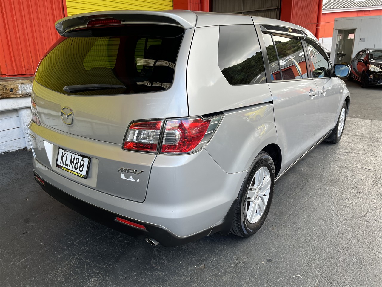 2006 Mazda MPV