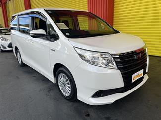 2015 Toyota Noah - Thumbnail