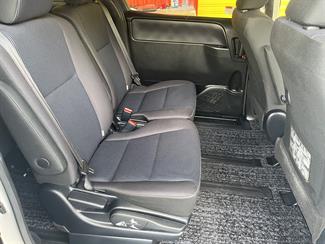 2015 Toyota Noah - Thumbnail