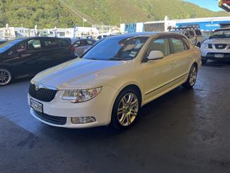 2010 Skoda SUPERB - Thumbnail