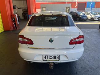 2010 Skoda SUPERB - Thumbnail