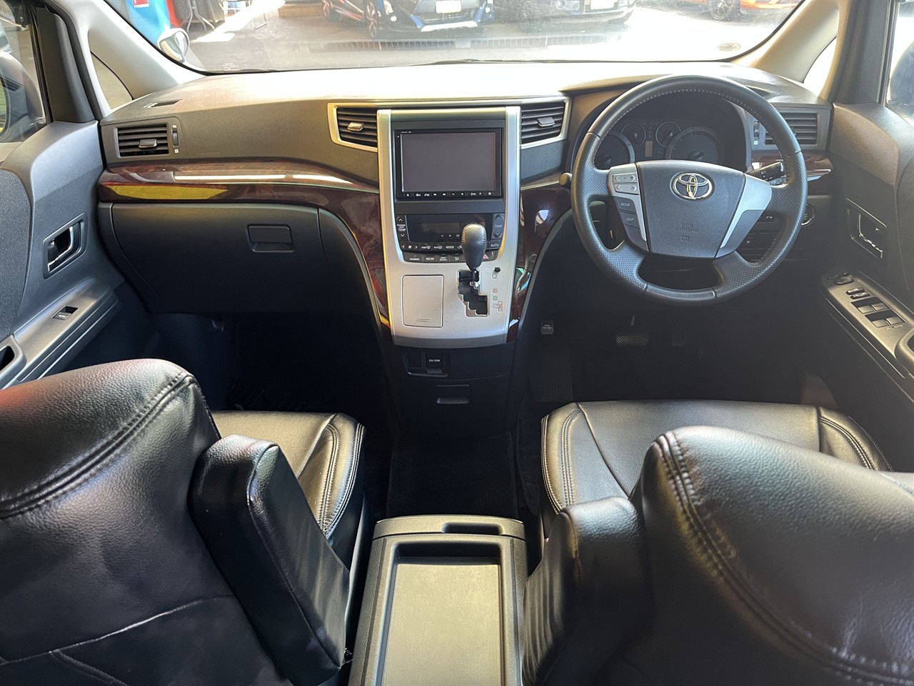 2012 Toyota Vellfire