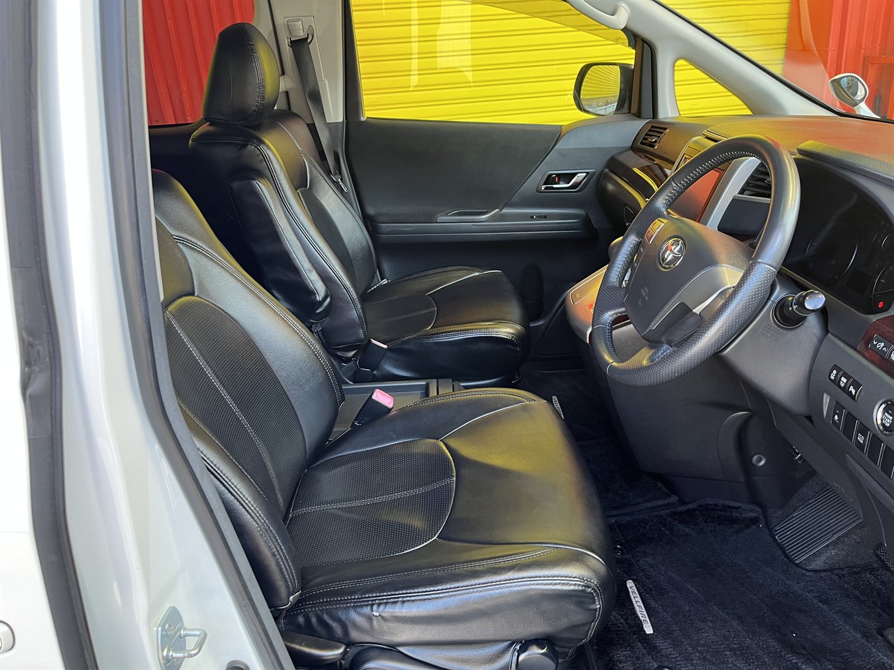 2012 Toyota Vellfire