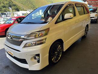 2012 Toyota Vellfire - Thumbnail