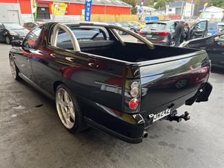 2005 Holden Commodore - Thumbnail