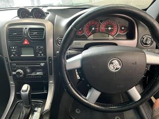 2005 Holden Commodore - Thumbnail