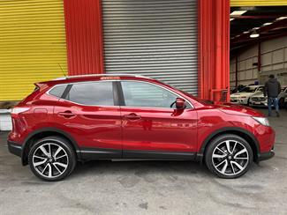 2015 Nissan Qashqai - Thumbnail