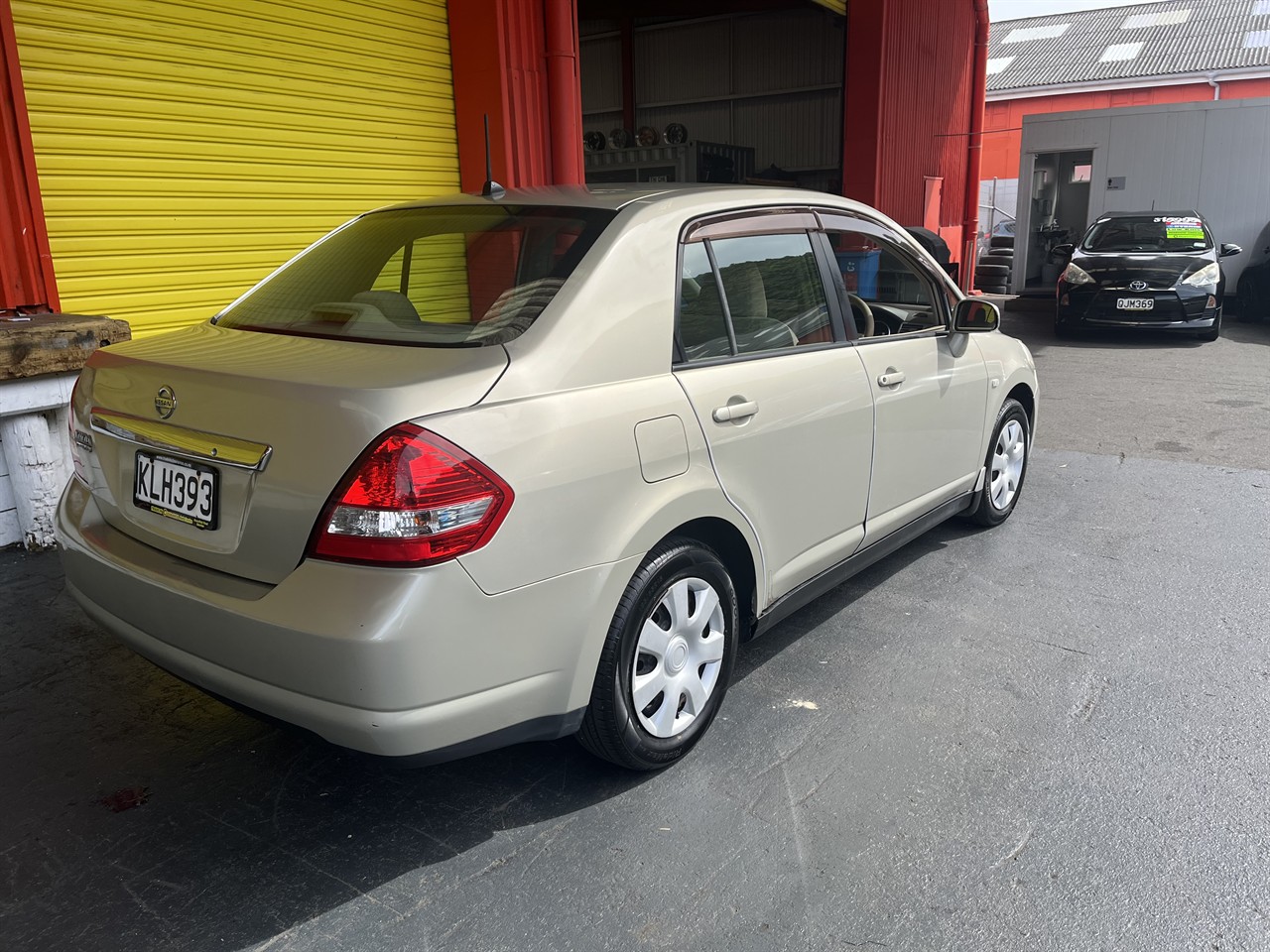 2005 Nissan Tiida