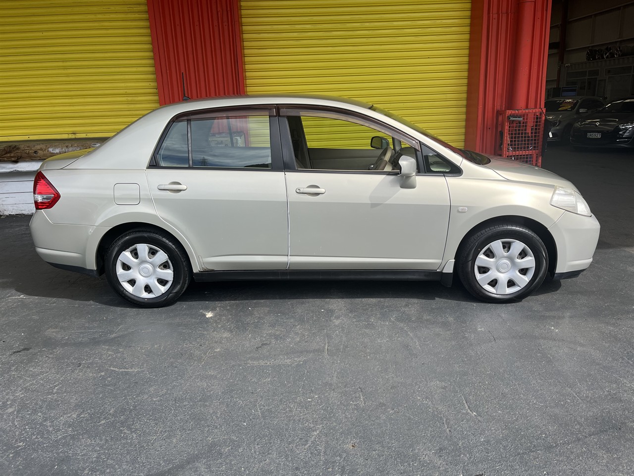 2005 Nissan Tiida