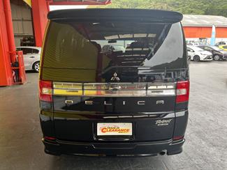 2014 Mitsubishi DELICA - Thumbnail
