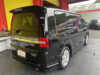 2014 Mitsubishi DELICA - Thumbnail