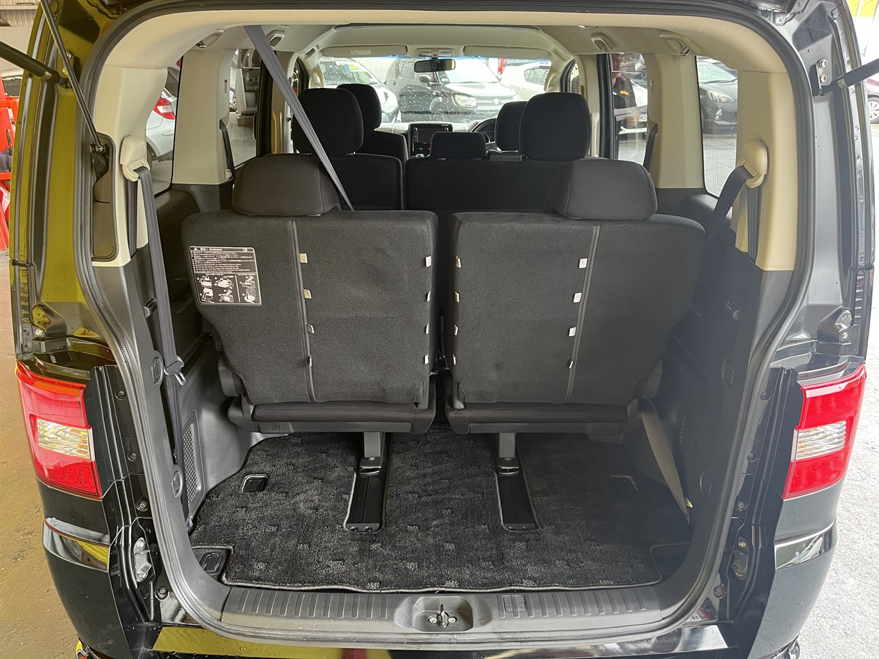 2014 Mitsubishi DELICA