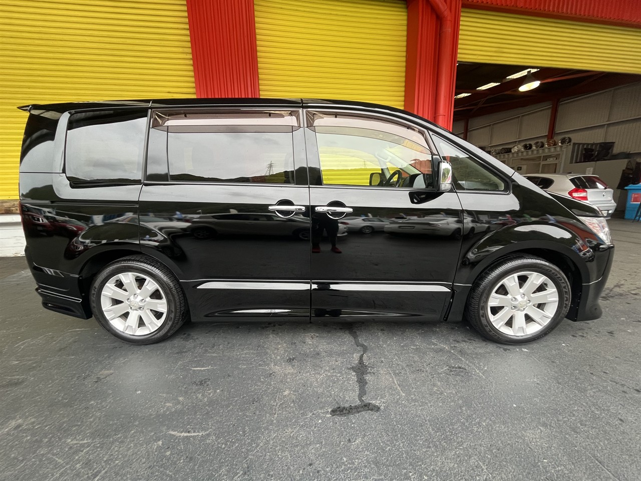 2014 Mitsubishi DELICA