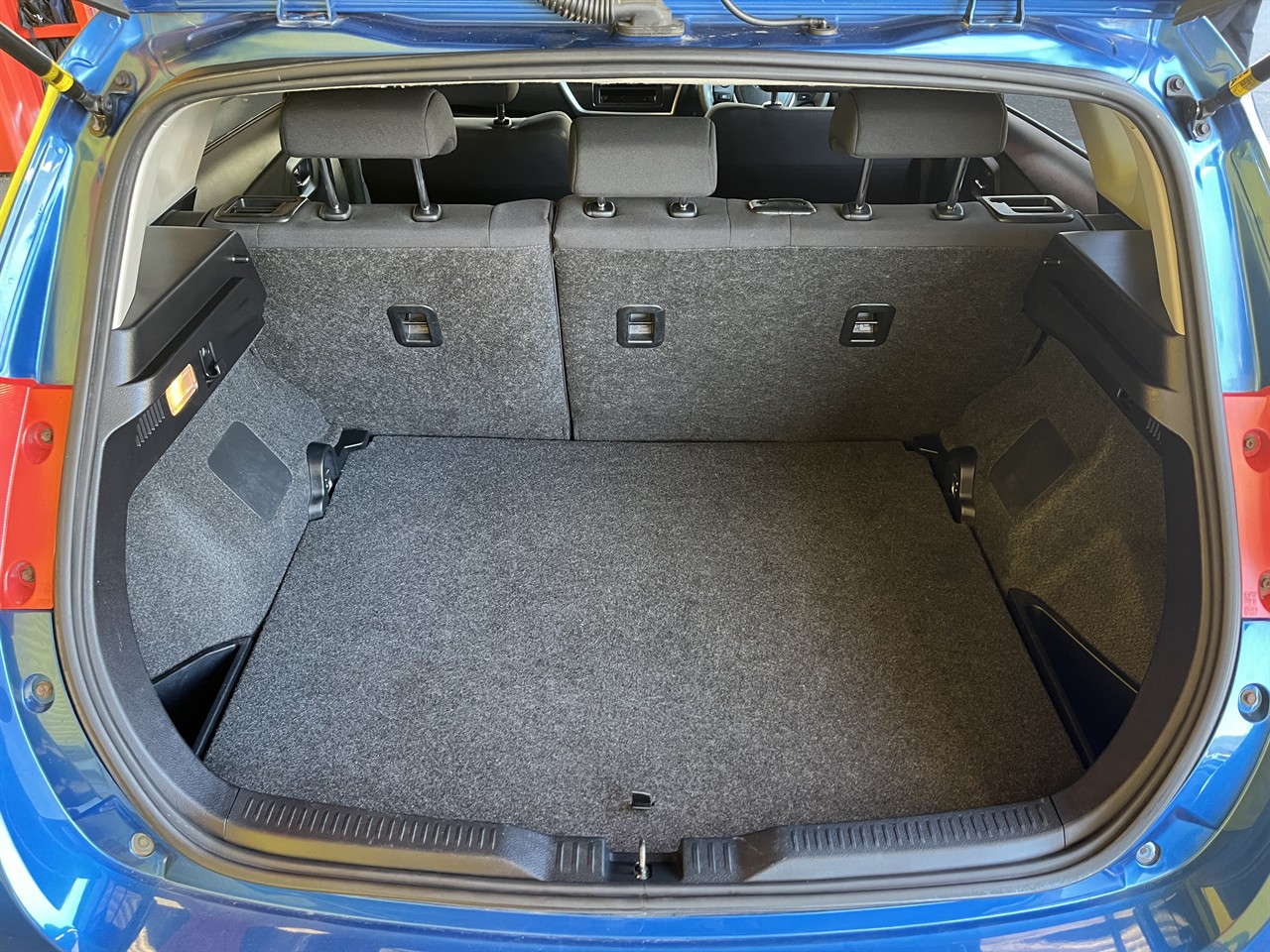2012 Toyota AURIS