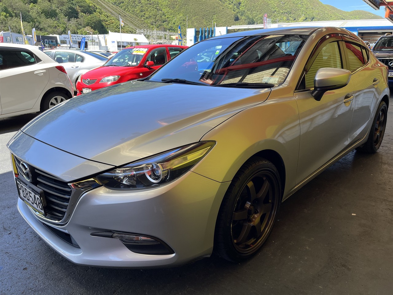 2016 Mazda Axela