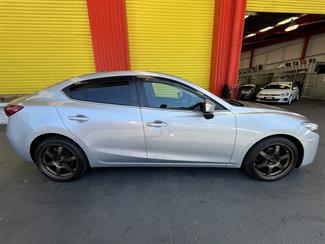 2016 Mazda Axela - Thumbnail