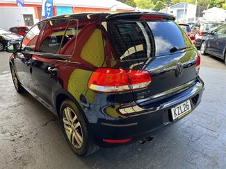 2009 Volkswagen Golf - Thumbnail