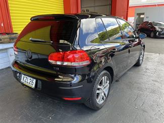 2009 Volkswagen Golf - Thumbnail