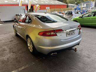 2010 Jaguar Xf - Thumbnail