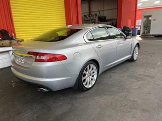 2010 Jaguar Xf - Thumbnail