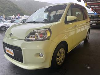 2014 Toyota Porte - Thumbnail
