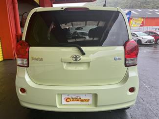2014 Toyota Porte - Thumbnail
