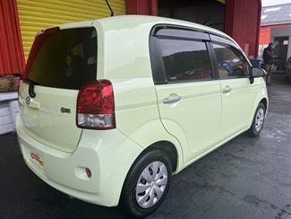 2014 Toyota Porte - Thumbnail