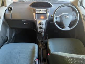 2007 Toyota Vitz - Thumbnail