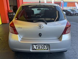 2007 Toyota Vitz - Thumbnail