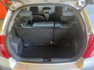 2007 Toyota Vitz - Thumbnail