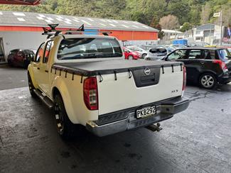 2010 Nissan Navara - Thumbnail