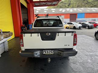 2010 Nissan Navara - Thumbnail