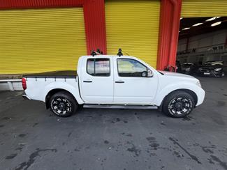2010 Nissan Navara - Thumbnail