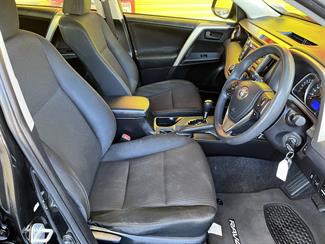 2014 Toyota RAV4 - Thumbnail