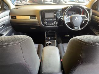 2014 Mitsubishi Outlander - Thumbnail