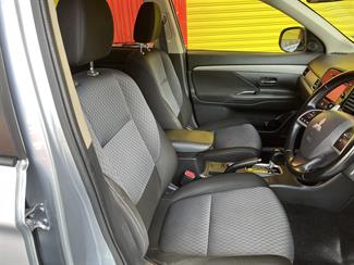 2014 Mitsubishi Outlander - Thumbnail