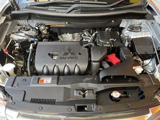 2014 Mitsubishi Outlander - Thumbnail