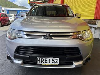 2014 Mitsubishi Outlander - Thumbnail