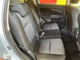 2014 Mitsubishi Outlander - Thumbnail