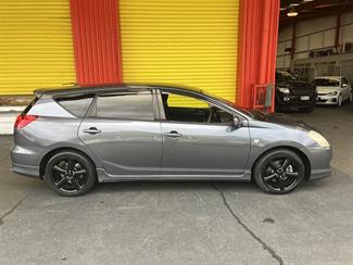 2003 Toyota Caldina - Thumbnail