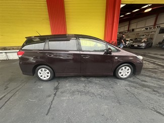 2010 Toyota Wish - Thumbnail